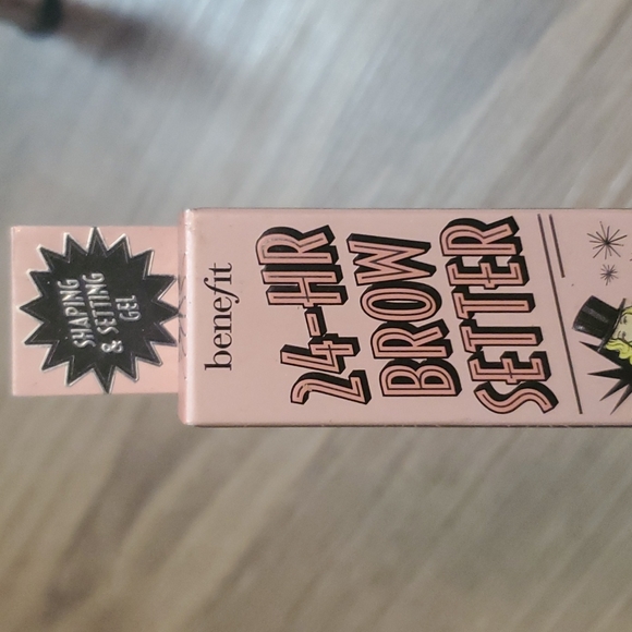 Benefit 24-hr Brow Setter - Picture 2 of 6
